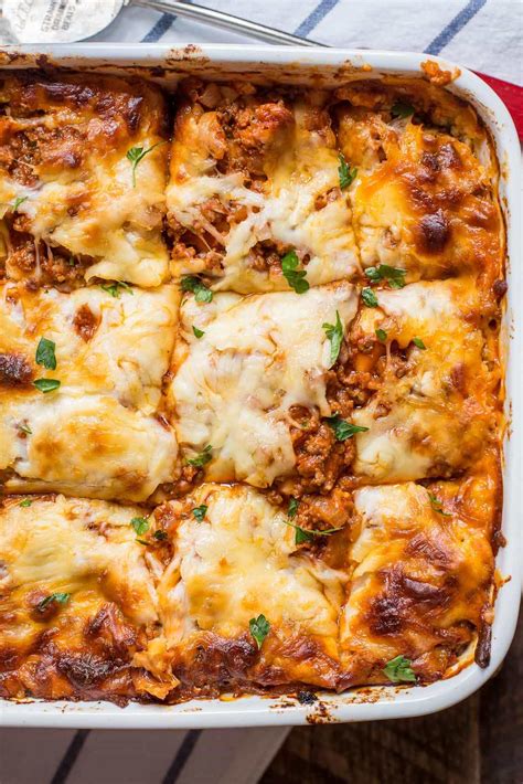 Check out this recipe for the perfect weeknight dinner—caprese chicken lasagne from delish.com. Cottage Cheese Lasagna | NeighborFood