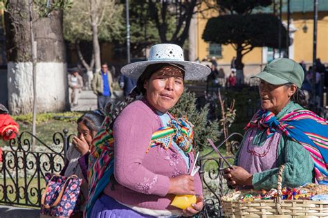 Cholitas The Indigenous Women Of Bolivia Tales From The Lens