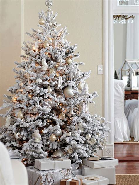 Beautiful Ideas To Deck Up Your Frosted Christmas Tree
