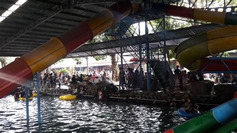 Taman ria suropati adalah kolam renang beserta kebon binatang di kota pasuruan. Tangga Seluncur Kolam Renang Jebol, Belasan Orang Terjatuh ...