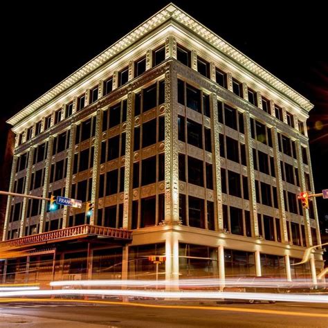 This Buffalo Hotel Has A Revolving Bar And Incredible Views