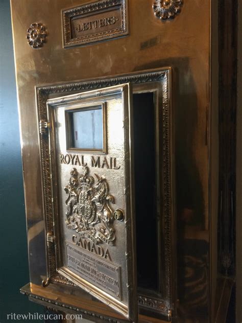 Somit darf google sehr … weiterlesen door distributors mail. long forgotten hotel mail chute - rite while u can