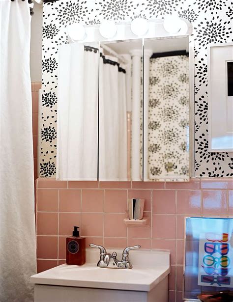 Pink and black bathroom decor. 24 Mid-Century Modern Interior Decor Ideas | Pink bathroom ...