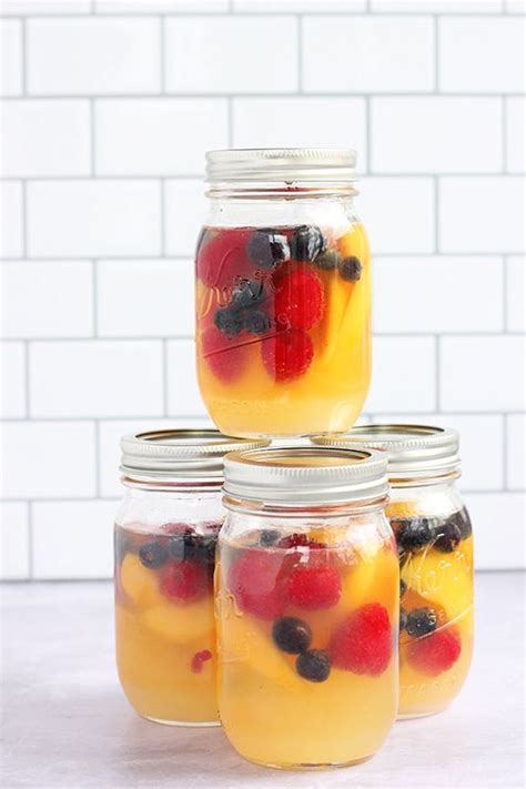 This Easy Camping Sangria Recipe Is Made In A Mason Jar Fresh Fruit Vodka And Wine Combing