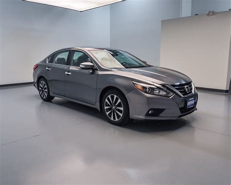 Pre Owned 2017 Nissan Altima 25 Sl Fwd 4dr Car