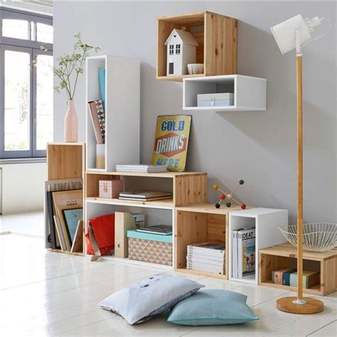 This one is filled with an assortment of candles, greenery. Decorating with recycled wooden boxes - becoration