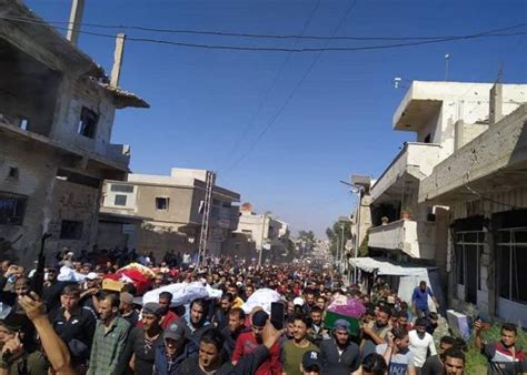 وقال قائد شرطة محافظة درعا العميد ضرار الدندل: أهالي درعا البلد يشيعون "الكراد" ورفاقه إلى مثواهم الأخير ...