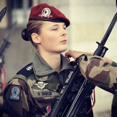 Black Swan Europa Redux The 1er Régiment De Hussards Parachutistes Female Cop Female