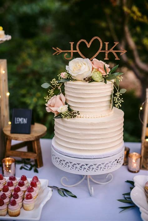 Tutorials to learn cake decorating online. Rustic 2 tier wedding cake | Tiered wedding cake, Small wedding cakes, 2 tier wedding cakes