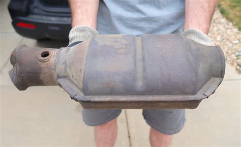 why are people stealing catalytic converters