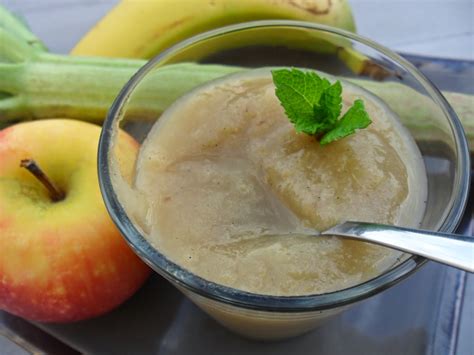 Compote pomme - poire -banane-rhubarbe au Thermomix 6 à 8 pers