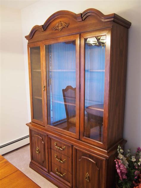 Beautiful Oak China Cabinet With Glass Doors And Shelves 79x48x16