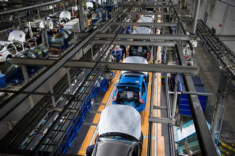 Volvo Adds 1300 Jobs At Torslanda Factory In Anticipation Of New Xc90 Autoevolution