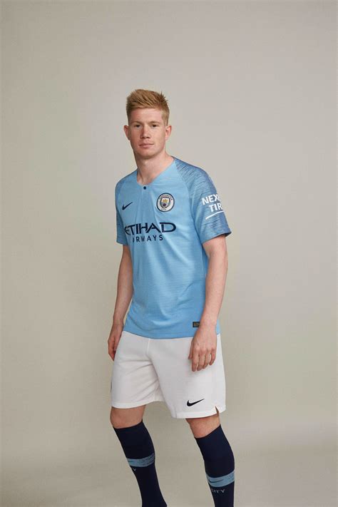 More images of both the home and away kit for manchester city's 2020/21 season have emerged courtesy of brazilian supporter the controversial new home shirt has split the opinion of many city fans following previous images that surfaced on the official puma website as well as through. Manchester City 2018-19 Nike Home Kit | 18/19 Kits | Football shirt blog