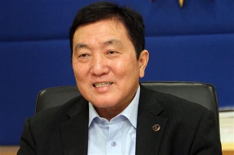 Born 29 may 1954) is a malaysian politician and the member of parliament for tanjung malim, perak. Malaysia's total trade to surpass RM1.5 trillion | Siam ...