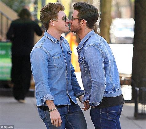 Celebrity Hot Or Not Nate Berkus And Jeremiah Brent Share An Eskimo Kiss As They Celebrate