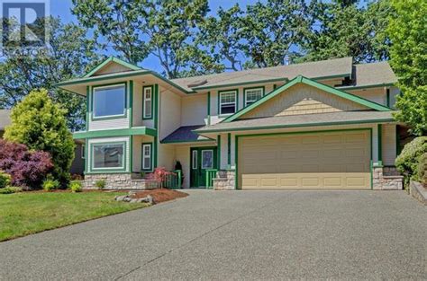 Beautiful 4 Bedroom Summer Home Fully Furnished Close To Uvic Classifieds For Jobs Rentals
