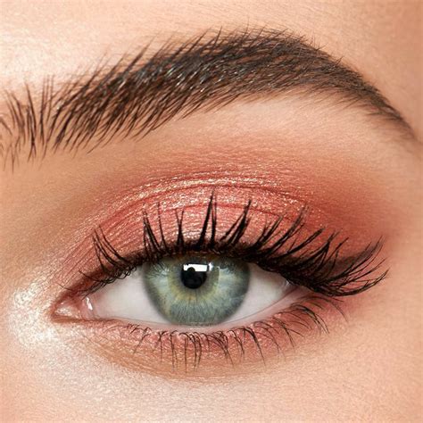 Natural Beauty In 2020 Pink Eye Makeup Peach Eye Makeup