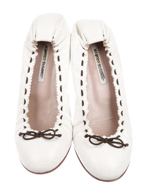 Manolo Blahnik Leather Ballet Flats Shoes Moo105079 The Realreal