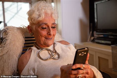Tinder Gran 83 Who Says She Is A Cougar By Default Is Quitting The