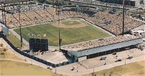 Jarry park is an urban park in the villeray neighbourhood of montreal. Jarry Park Stadium (site) - Greater Montreal Area | place with historical importance, baseball ...