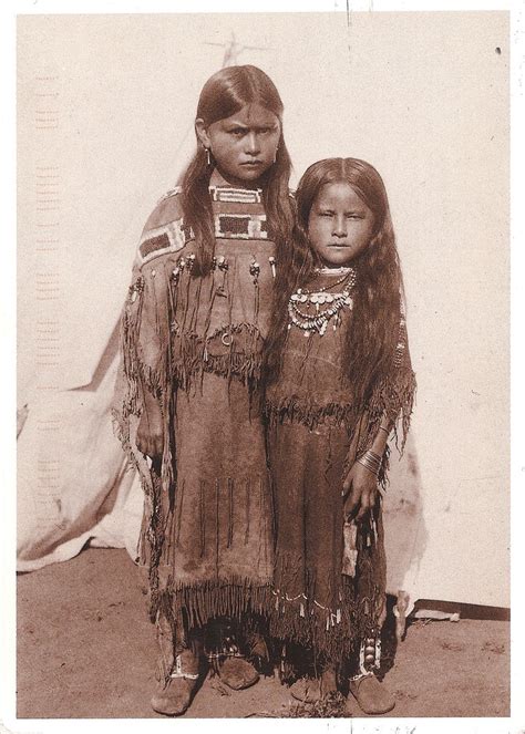31 Rare Photos Of Native American Children In The Late 19th Century