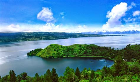 Hijau perbukitan dengan tamparan angin yang menyerang menambah. Kalau Berbulan Madu ke Bali Sudah Biasa, Maka Saatnya Bagi ...