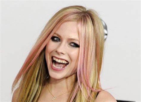 Bild Zu Avril Lavigne Kündigt Nach Drei Jahren Neues Album An Bild 1