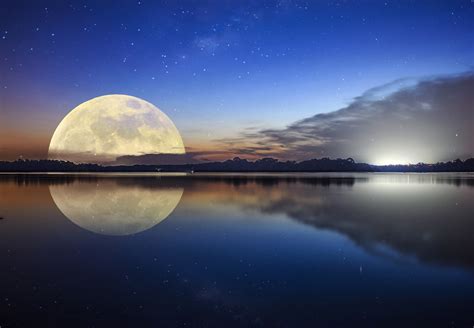 Big Moon Reflection In The Lake Wonderful Mirror Effect