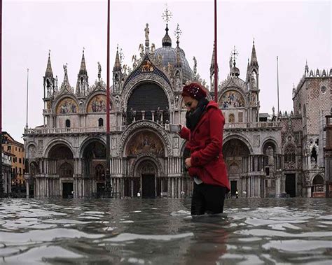 St Mark S Closed After Fresh Flood Hits Venice