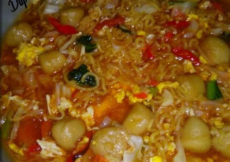 Bahan bumbu halus untuk topping: Resep Indomie Goreng Nyemek Pedas / Resep Dan Cara Membuat ...