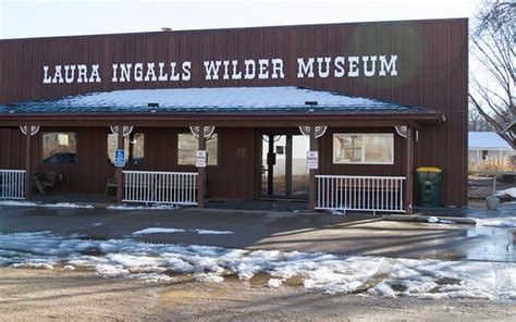 The author of the little house on. On the banks of plum creek - Picture of Laura Ingalls ...