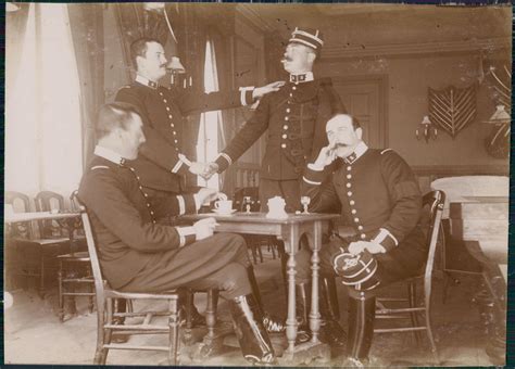 france militaires officiers du 5e régiment autour d une table ca 1900 vintage citrate print