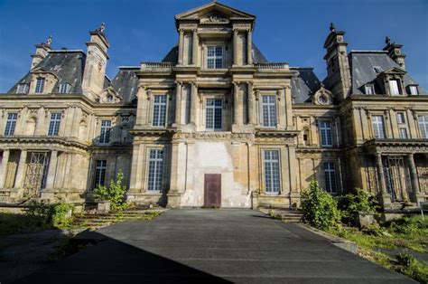 Urbex Chateau De Carnelle Abandoned Places Castle Estate Abandoned