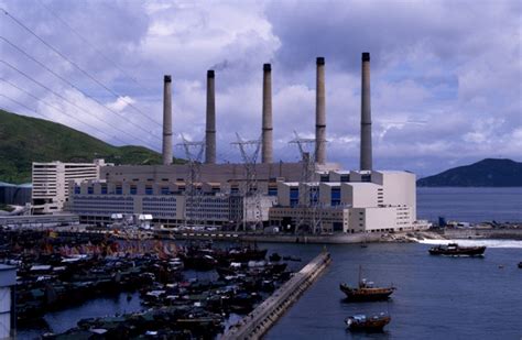 See more of 香港發財燒臘店 on facebook. 3月5日．港電於鴨脷洲興建發電廠 - 香港舊照片