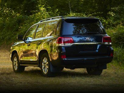 This suv also offers dual a/c with climate control to ensemble your needs. Toyota LAND CRUISER VX 4.6 2019 Price in Pakistan, Review, Full Specs, Images