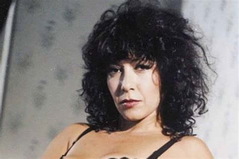 Βίνα Ασίκη Πώς είναι 40 χρόνια μετά το Sex Symbol των 80s Pics
