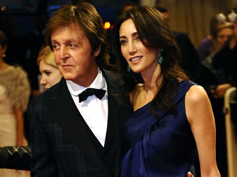 Sir paul mccartney marries american heiress nancy shevell in london, at the same venue he married his first wife linda. Paul McCartney and Nancy Shevell post wedding notice - CBS News