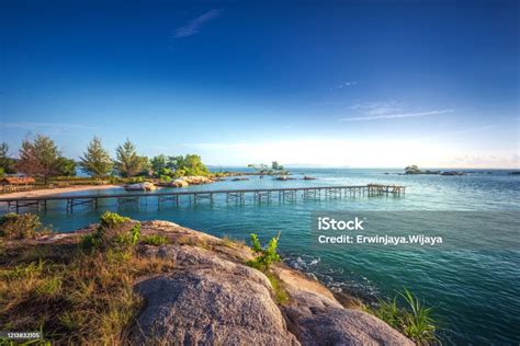 Fotos De Panorama Beach Y Rock Formation En Idols Island Riau Islands