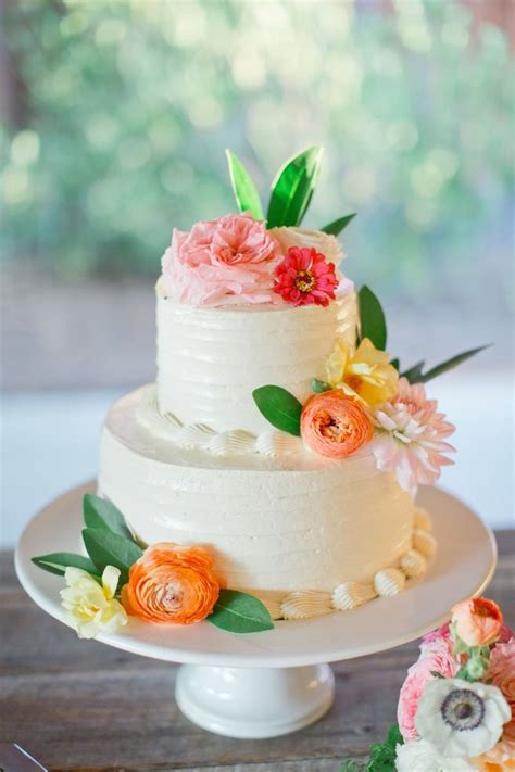 Perfect Wedding Cake For Summer Weddings