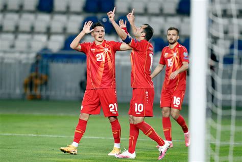 Goran pandev, overcome by emotion, is comforted by a teammate boban nikolov after pandev's goal against georgia took north macedonia to euro 2020. Pandev (37) held van Noord-Macedonië: 'Nooit gedacht dit ...