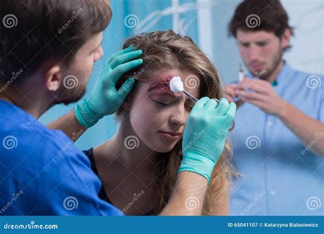 Surgeon Dressing The Wound Stock Image Image Of Dressing 65041107