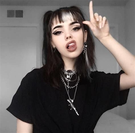alternative grunge xowiejones tiktok edgy girl egirl punk selfie style clothes