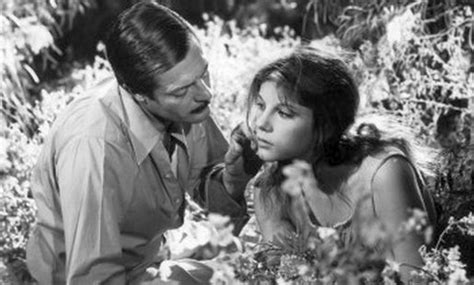 L'unico ostacolo è rappresentato dalla moglie di ferdinando, rosalia, una donna brutta e petulante. C'era una volta un film: Divorzio all'italiana (1961) di ...