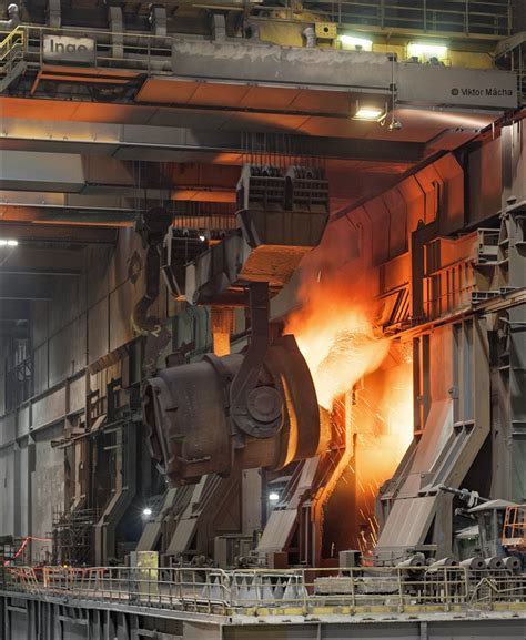 Der gewerbebetrieb tata steel international gmbh mit dem sitz in am trippelsberg 48, 40589 düsseldorf wurde erfaßt am registergericht düsseldorf unter der kennung hrb 4526. TATA Steel IJmuiden, charging the basic oxygen furnace ...