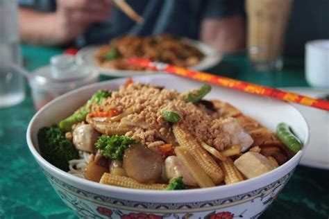 Best neighborhood asian food restaurant.. Best Chinese Restaurants Across America | Cheapism.com