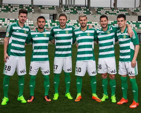 Real betis balompié, s.a.d., more commonly referred to as real betis (pronounced reˈal ˈβetis) or betis, is a spanish professional football club based in seville in the autonomous community of andalusia. Real Betis Release Celtic-Inspired Jersey To Be Worn In La ...