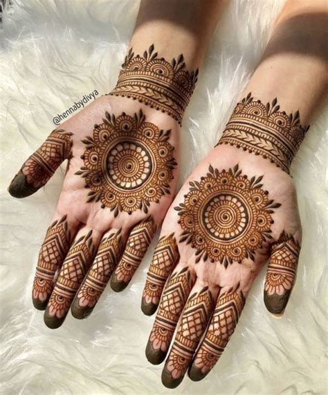 Easy And Simple Mehndi Designs For Hands Photos 2024