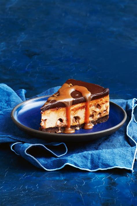 But don't worry, this cheesecake still has that rich and tangy flavor of cream cheese, and it is still smooth and creamy. Mars bar cheesecake recipe | Recipe in 2020 | Cheesecake ...