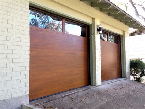 Cowart Door Modern Wood Garage Doors Contemporain Garage Austin